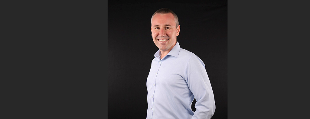 Paul Tudor Universal Douglas 631f6de8e1b28