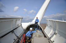 duke_energy_wind_turbine_maintenance_copy